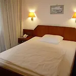 Ambassador Parkhotel