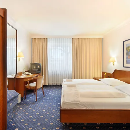 Ambassador Parkhotel Otel