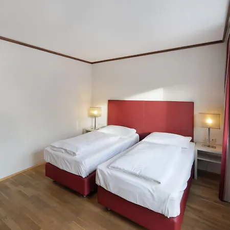 Ambassador Parkhotel 3*