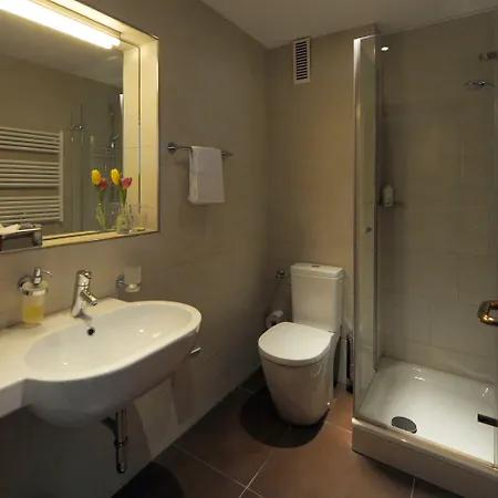 Ambassador Parkhotel Otel