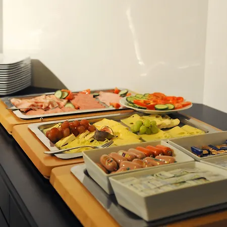 Ambassador Parkhotel 3*