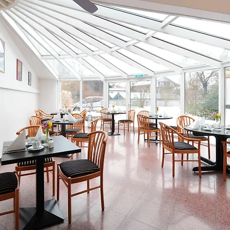 Ambassador Parkhotel Otel