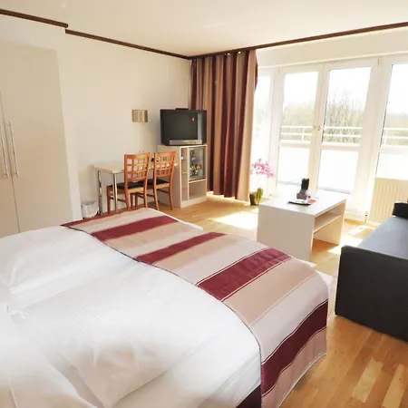Ambassador Parkhotel מלון 3*