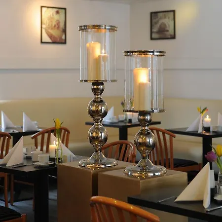 Ambassador Parkhotel 3* München