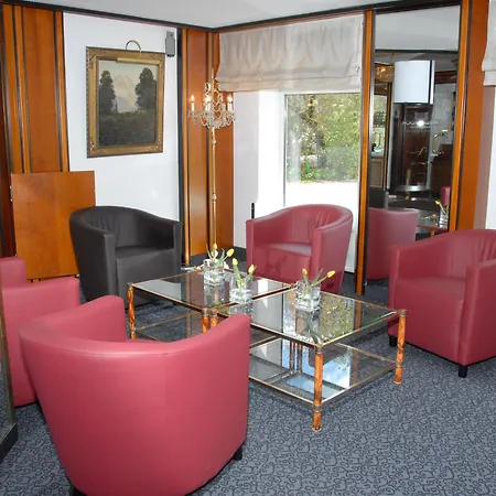 Ambassador Parkhotel Szálloda 3*