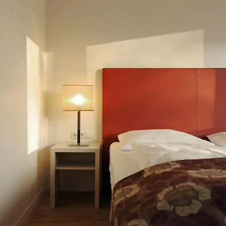Ambassador Parkhotel 3* München