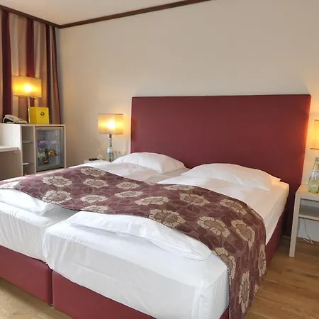 Ambassador Parkhotel 3* München