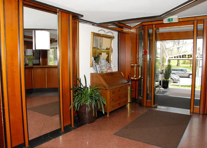 Ambassador Parkhotel 3*