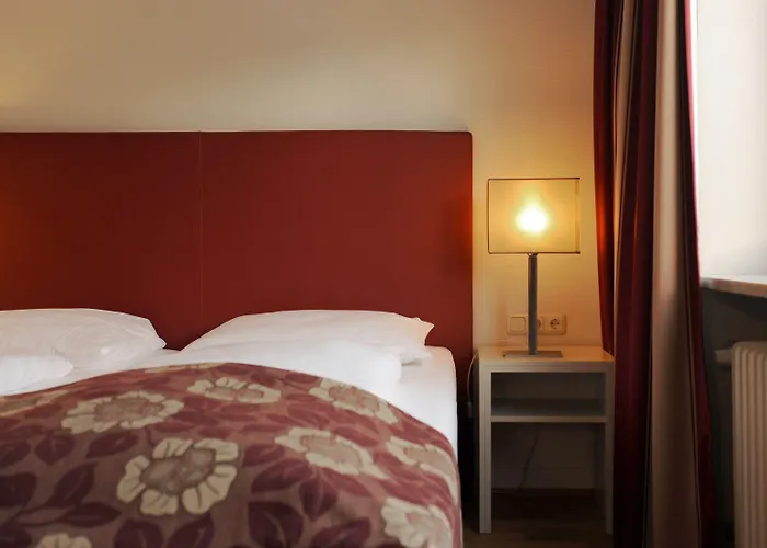 Ambassador Parkhotel 3* Munique