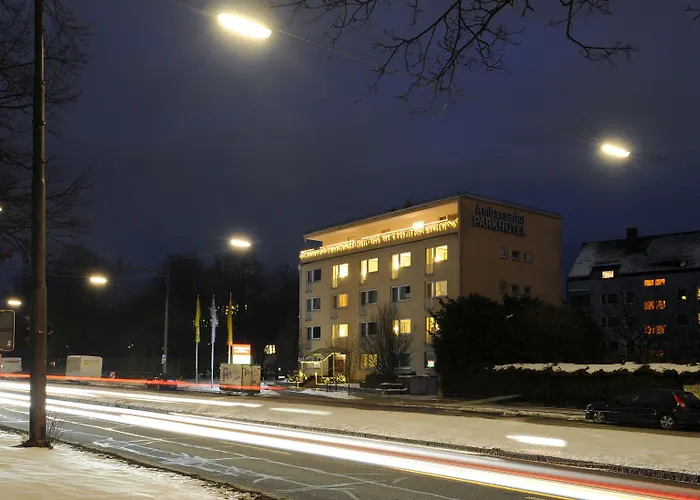 Ambassador Parkhotel Отель