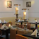 安巴赛德公园酒店 3*
