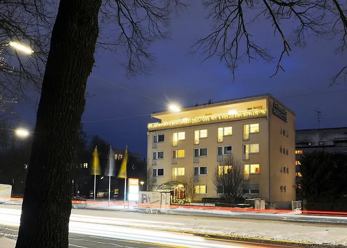 Ambassador Parkhotel מלון 3*