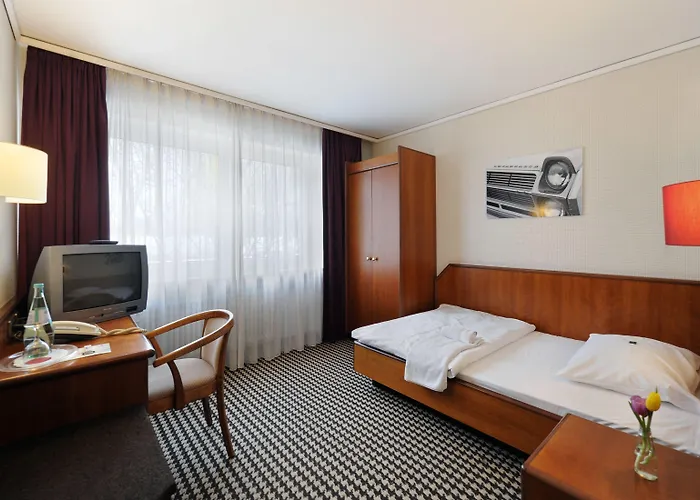 מלון Ambassador Parkhotel 3*